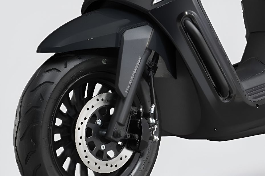 Front Suspension View of Tennis 1500