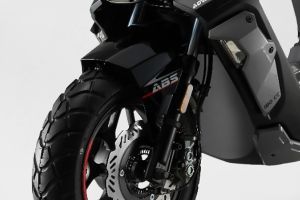 Front Suspension View of Mobster 180