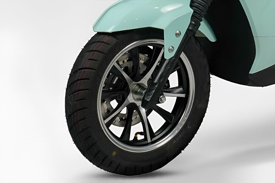 Front Tyre View of Racer Neo