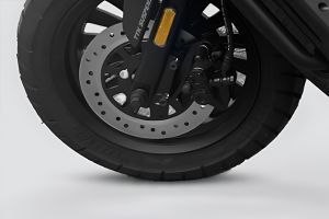 Front Tyre View of Tennis 1500