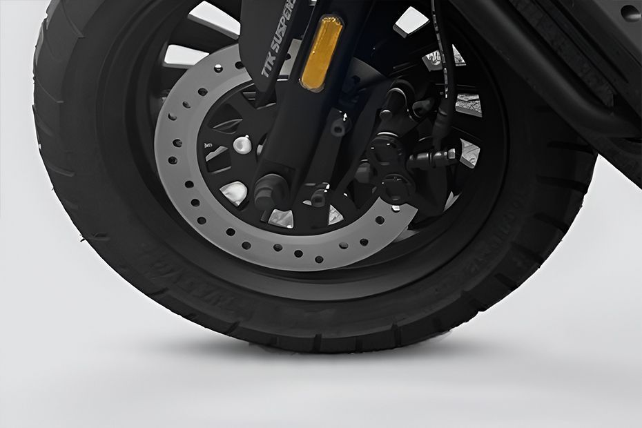 Front Tyre View of Tennis 1500
