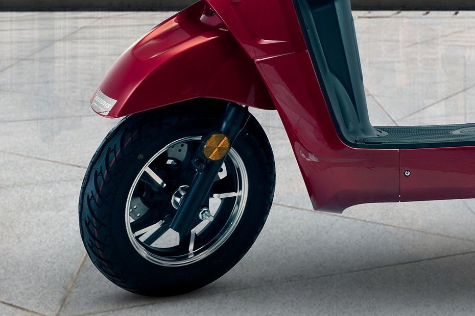 Front Tyre View of JMT 1000