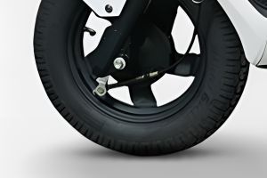 Front Tyre View of E-Zap Dx