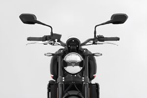 Head Light of 2025 Trident 660