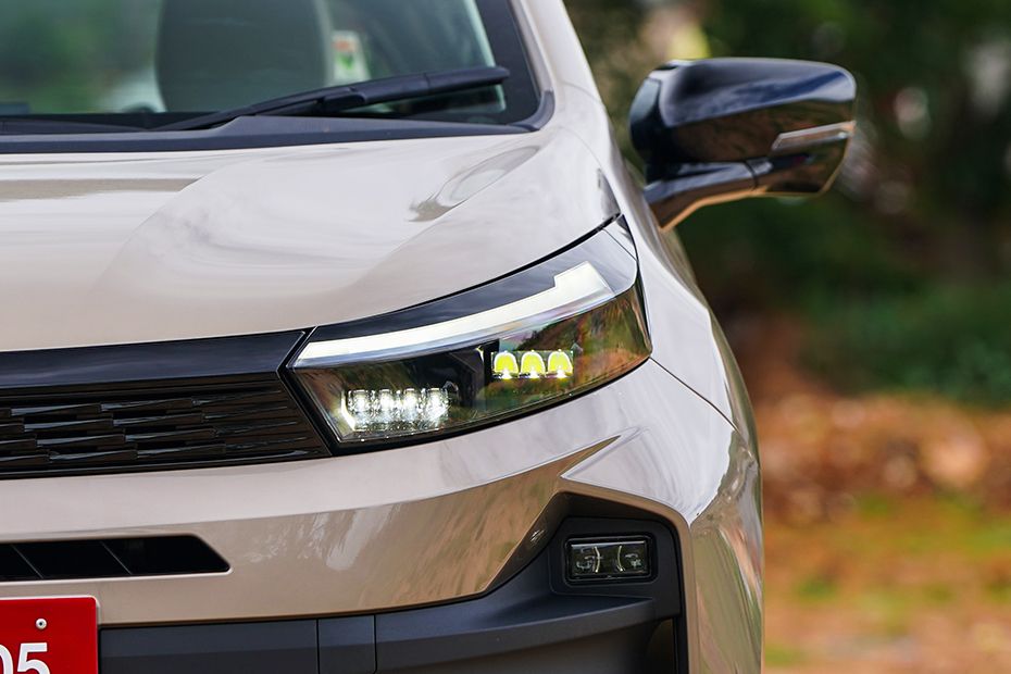 Headlamp Image of Altroz