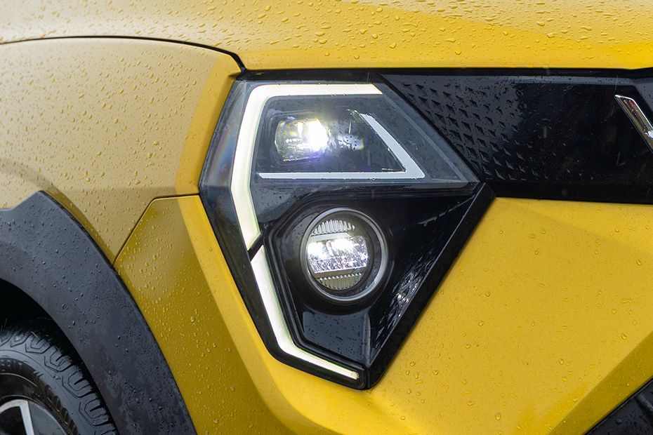 Headlamp Image of XUV 3XO