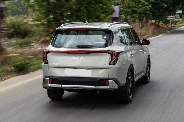 Kia Carens Clavis HTK Plus (O) Turbo - On Road Price, RTO, Insurance ...