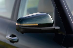 Side mirror rear angle Image of Alcazar