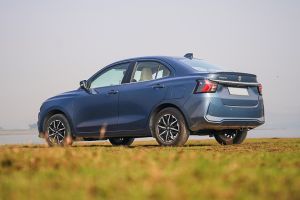 Rear 3/4 left Image of Dzire