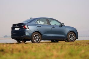 Rear 3/4 Right Image of Dzire