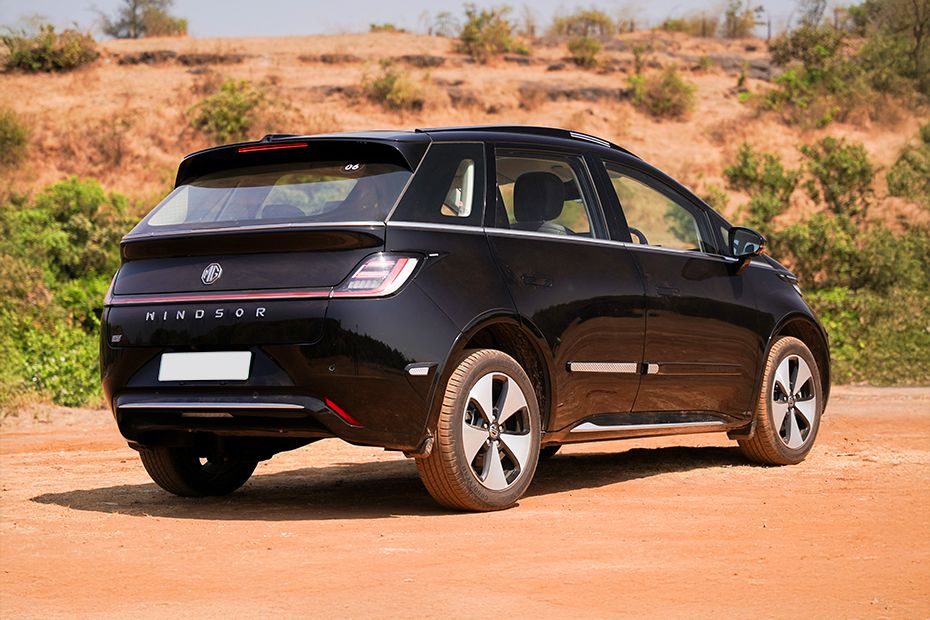 Rear 3/4 Right Image of Windsor EV