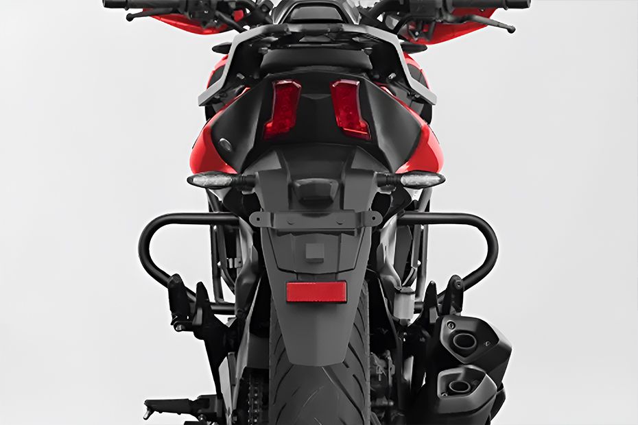 Rear Indicator View of Dominar 400