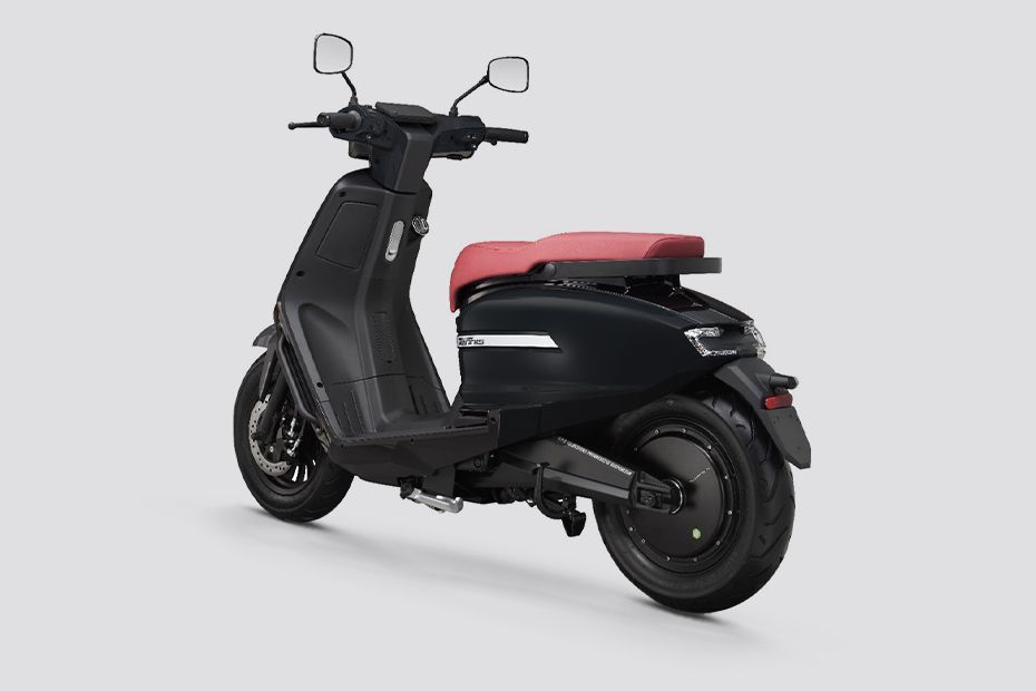 Rear Left View of Tennis 1500