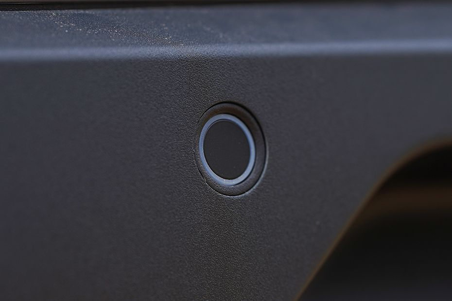 Rear Parking Sensors Top View Image of Altroz