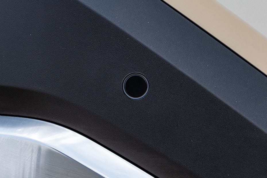Rear Parking Sensors Top View Image of Carens Clavis