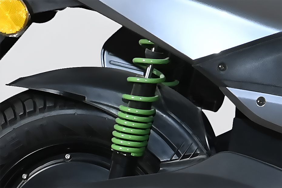 Rear Suspension View of Gracy+