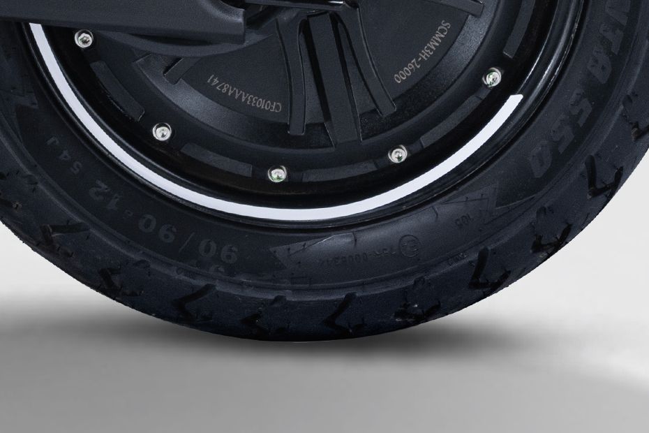 Rear Tyre View of Diplos Max