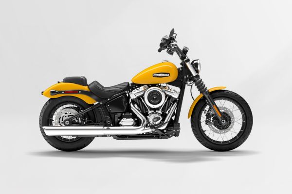 Right Side View of Street Bob