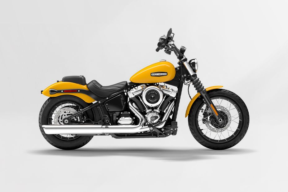 Right Side View of Street Bob