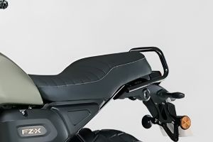 Seat of FZ-X Hybrid