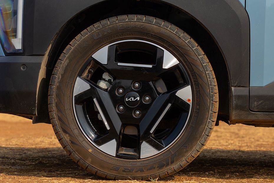 Wheel arch Image of Syros