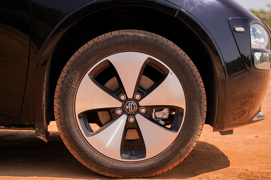 Wheel arch Image of Windsor EV