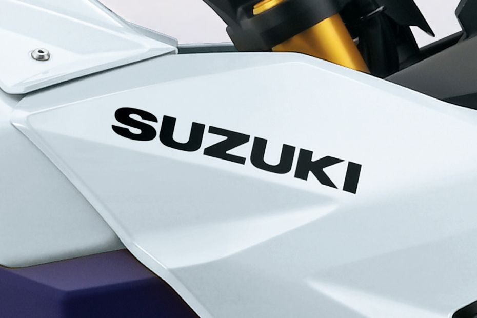 Brand Logo & Name of V-Strom 800 DE