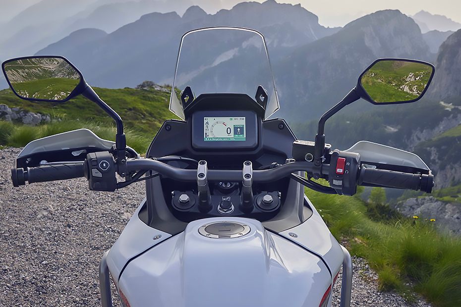 Console View of 2025 XL750 Transalp