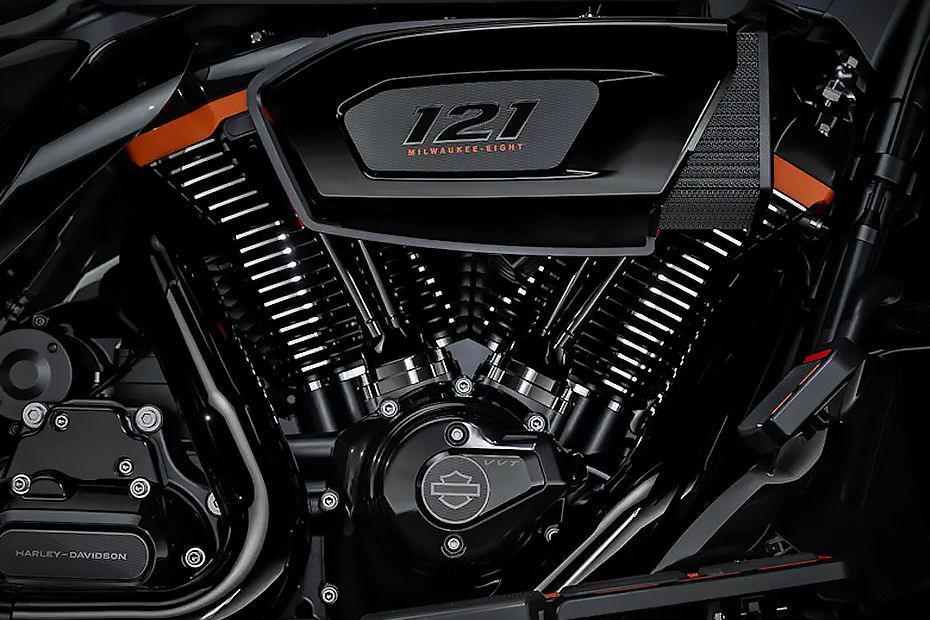 Engine of CVO Street Glide