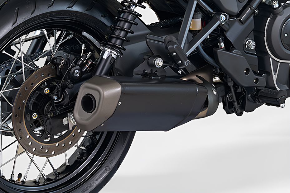 Exhaust View of Mavrick 440