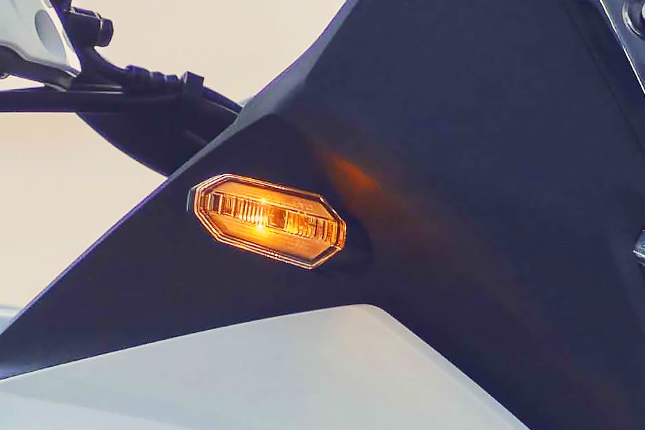 Front Indicator View of 2025 XL750 Transalp