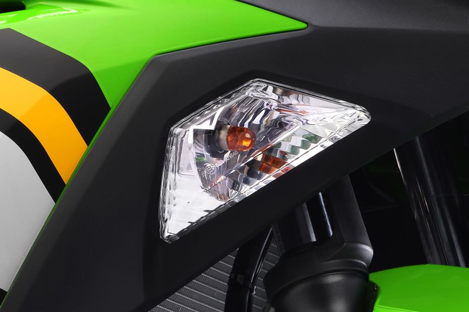 Front Indicator View of Ninja 300