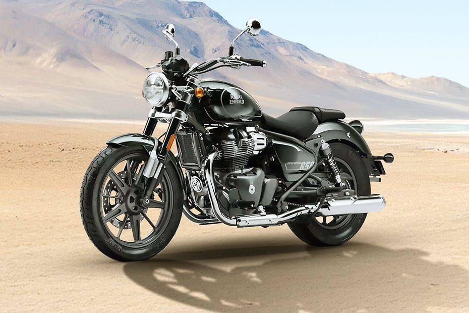 Front Left View of Super Meteor 650