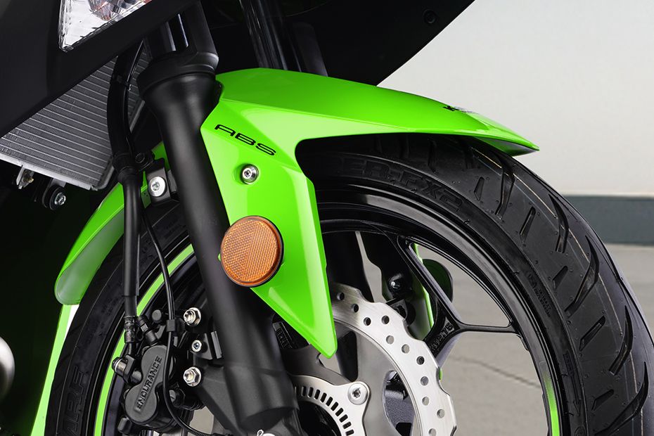 Front Mudguard & Suspension of Ninja 300