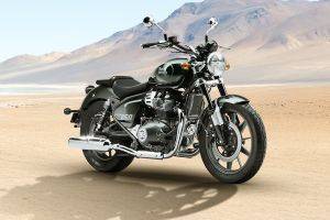 Front Right View of Super Meteor 650