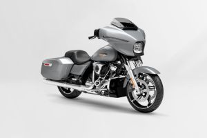 Front Right View of Street Glide