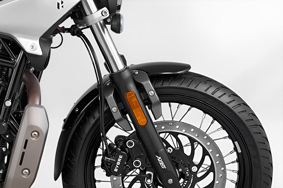 Front Suspension View of Mavrick 440