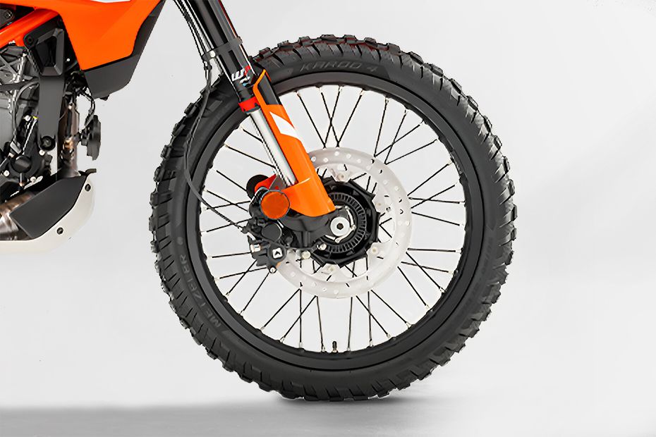 Front Tyre View of 390 Enduro R