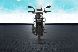 Front View of 2025 Adventure