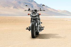 Front View of Super Meteor 650