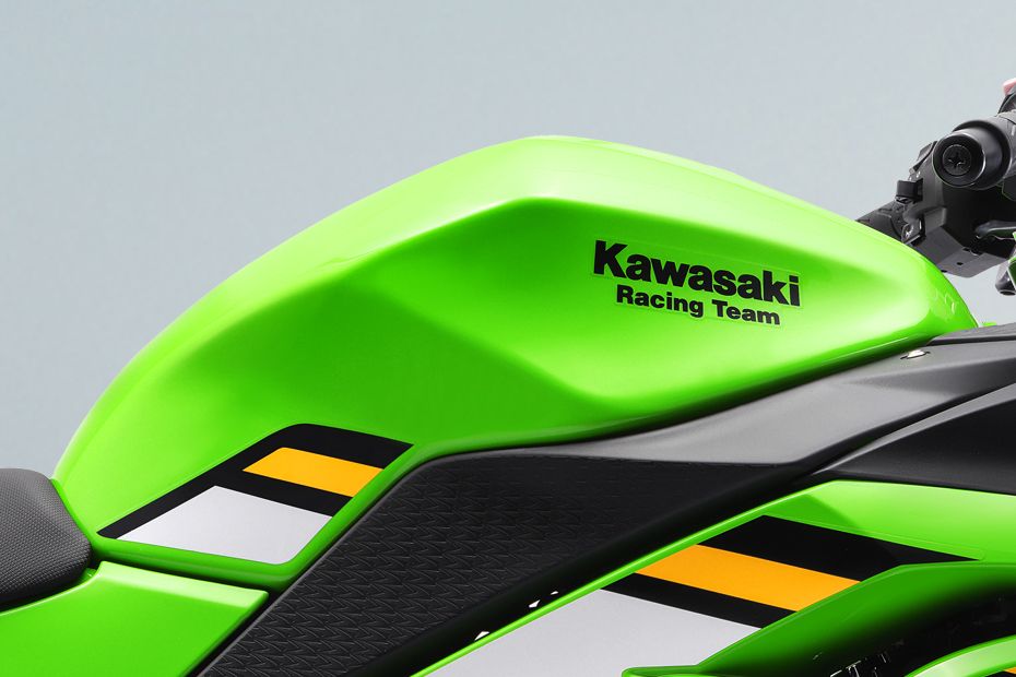 Fuel tank of Ninja 300