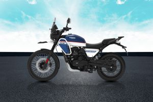 Front View of 2025 Adventure