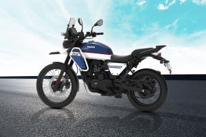 Front View of 2025 Adventure