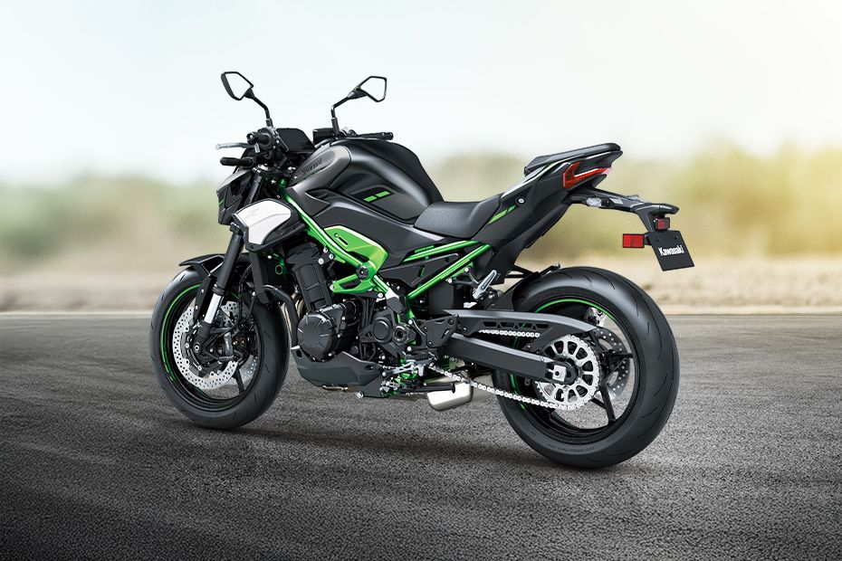 Rear Left View of Z900