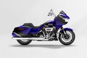 Right Side View of CVO Road Glide