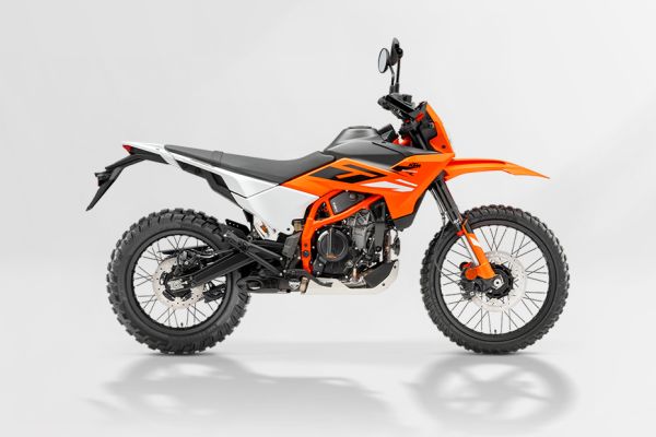 Right Side View of 390 Enduro R