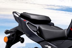 Seat of 2025 Apache RTR 200 4V