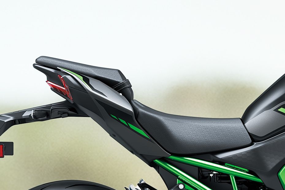 Seat of Z900