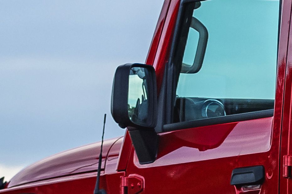 Side mirror rear angle Image of Thar ROXX