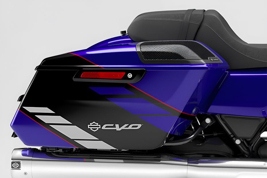 Side Storage of CVO Road Glide